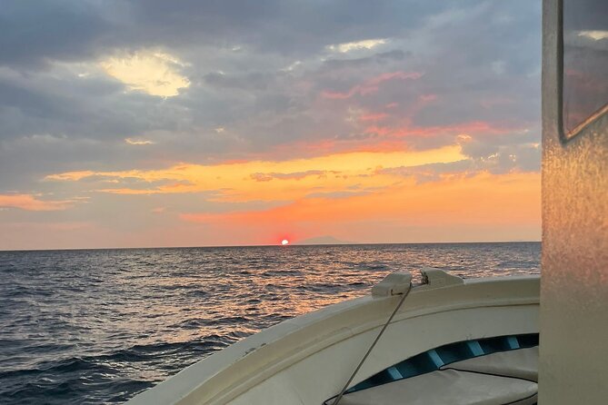2-Hour Sorrento Coast Sunset Cruise with Dinner Experience - Sunset Dinner at Sea: Vegetarian Menu, Prosecco, and Homemade Sweet Bites