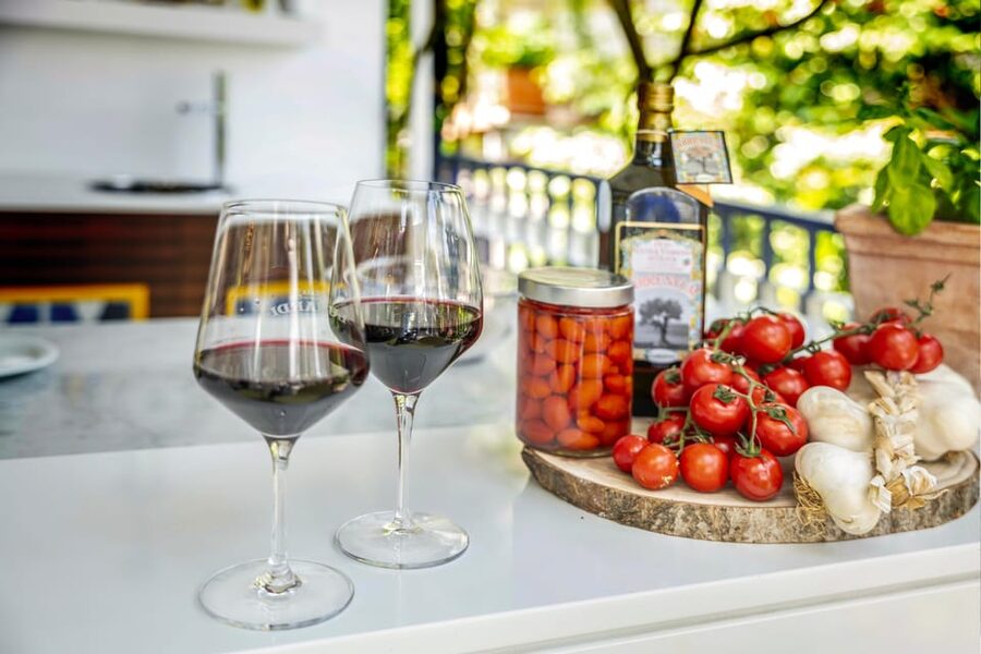 5 Wine Tastings with Typical Products in Sorrento Coast - Limoncello and Sorrento Liqueurs: The Sweet Finish That Feels Like the Region