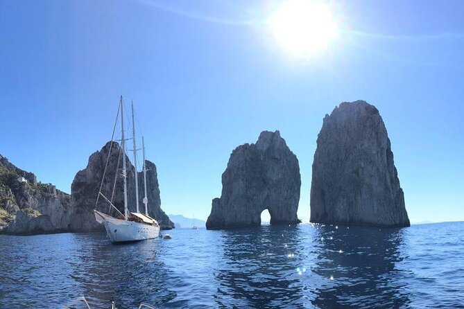 A special 2 days Mini Cruise: Capri Island and the Amalfi Coast - Day 1: Li Galli to Amalfi, with Positano and a fjord-style viewpoint
