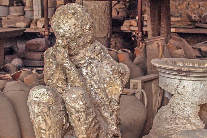All Inclusive Pompeii, Pizza Class & Olive Oil Experience - Olive oil mill demo and tasting you can actually use