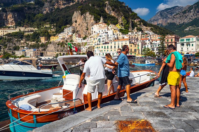 Amalfi Coast Boat Tour from Sorrento with Positano Visit - On Board Comfort: Wi-Fi, Stereo, Snacks, And Seat Strategy