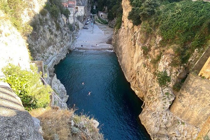 Amalfi Coast Private Day Tour with English speaking driver - Positano’s Spiaggia Grande hour: walk, shop, breathe