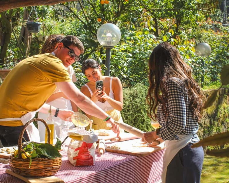Authentic farm cooking class overlooking Sorrento - The teaching style: Martina and a careful, kind approach