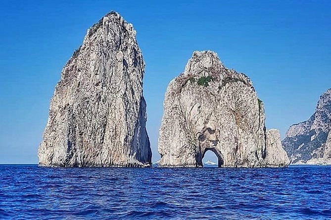 Capri and Positano private boat tour - Getting ready: the Sorrento start and 7-hour flow