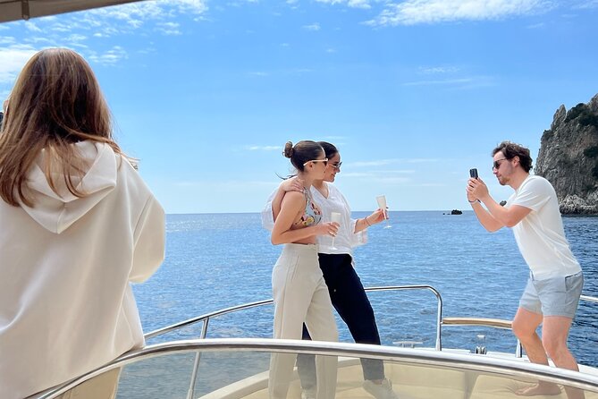 Capri Exclusive Premium Semi-Private Luxury Tour - Getting From Your Dock to Capri Without the Fuss