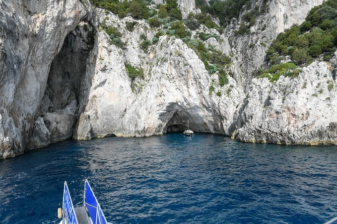 Capri One Day: Visit the Island by Sea and Land with Blue Grotto - How guided this tour really is, and what the tour leader does for you