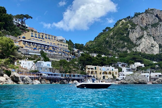 Capri-Positano Private Yacht tour from Sorrento,Positano or Capri - Boat day basics: private group size, smart casual, and what to bring