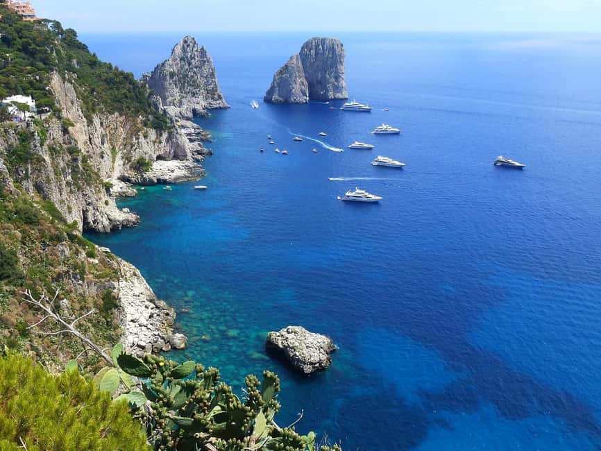 Capri private boat tour from sorrento on Itama 50 - Green Grotto and Punta Carena Lighthouse, building the Capri “wow” factor