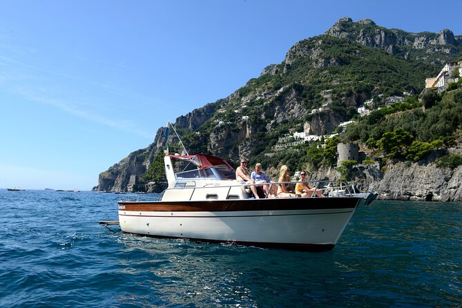 Capri Private Boat Tour from Sorrento, Positano or Amalfi - What happens on board: the included treats that change the day