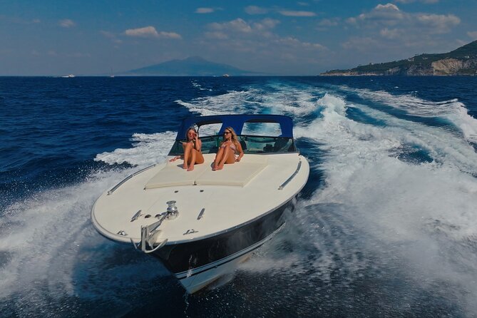 Capri Private luxury Boat Tour - Stop 6: Dock in Capri, time for Piazzetta