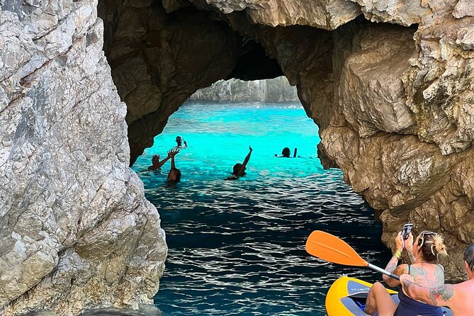Capri Secret Corners by Private Boat with Local Skipper - Brunch, Aperitif, and Prosecco-Limoncello Fuel