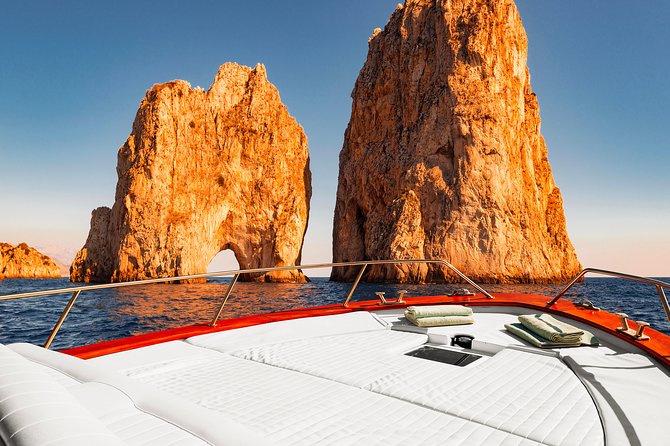Capri Sunset Escape – Exclusive Evening Boat Tour from Sorrento - Drinks, timing, and a heads-up from one tough review