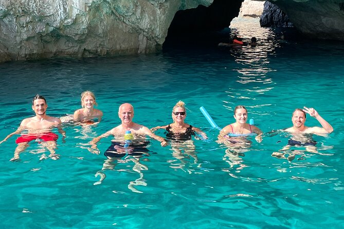 Capri Tour for Private Groups by Luxury Boat - Meeting point in Sorrento: get set fast