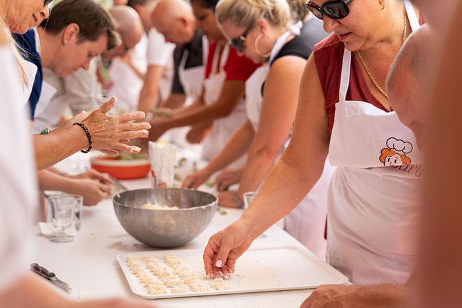 Cesarine: Small group Pasta Class at Local's Home in Sorrento - Making three regional pastas from scratch