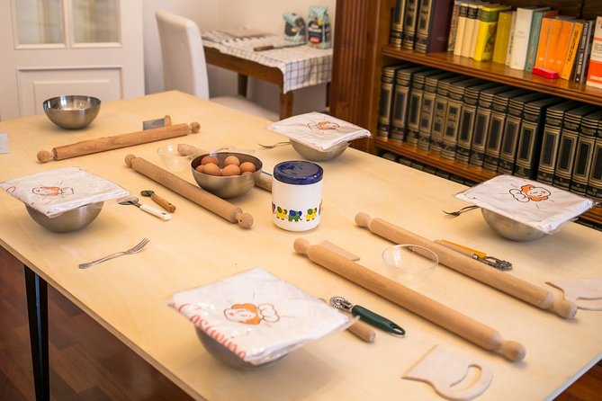 Cesarine: Small group Pasta Class at Local's Home in Sorrento - Step inside the local home and meet your pasta teacher