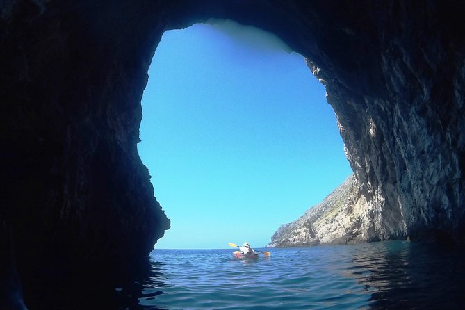 Chasing Syrens Transparent Kayak Winter Tours - Escaping crowds by staying close to the waterline