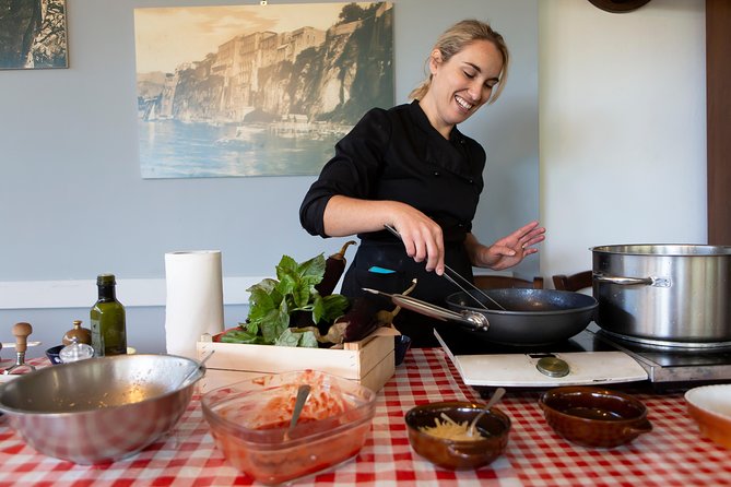 Cooking Class from Sorrento - Lunch with wine and limoncello: how the meal experience usually works