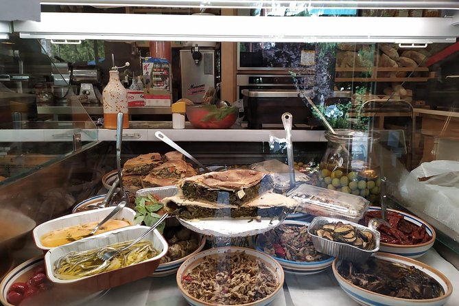 DISCOVER SORRENTO, food &Walking tour . Lemons-cheese&olive oil - Getting from the streets to the cheese factory and limoncello stop