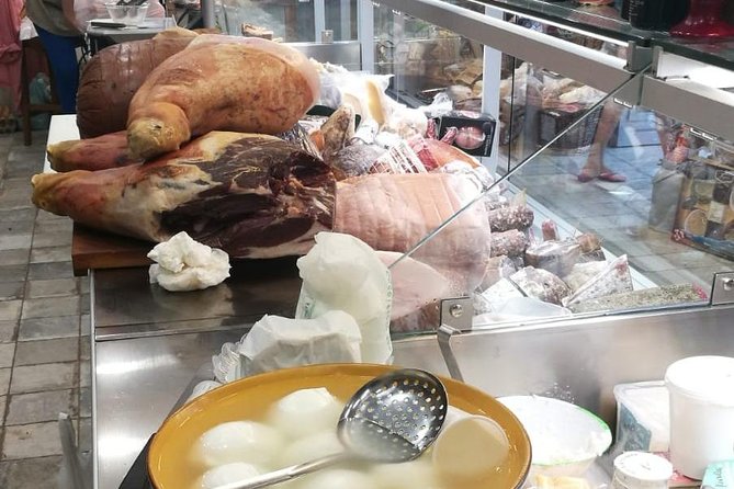 DISCOVER SORRENTO, food &Walking tour . Lemons-cheese&olive oil - Should you book the Discover Sorrento food and walking tour?