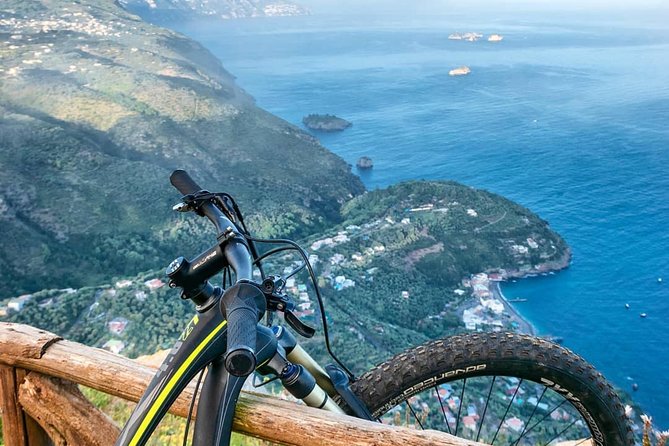 E-Bike Food and Wine Tour in the Sorrento Peninsula - Photos, small towns, and the guide’s role