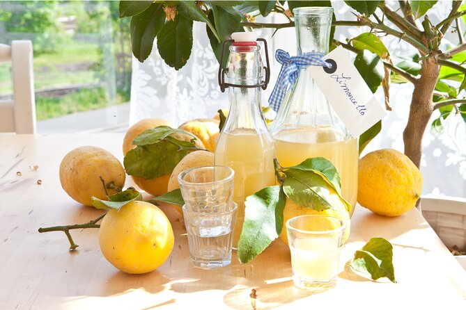 Fifty Shades of Lemon - Duomo di Sant’Andrea and Amalfi Street Time for Real Shopping