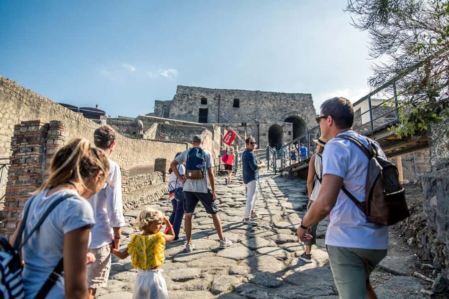 From Naples: Pompeii Skip-the-Line Guided Tour - Baths, Daily Rituals, and the Lupanare Side of Life