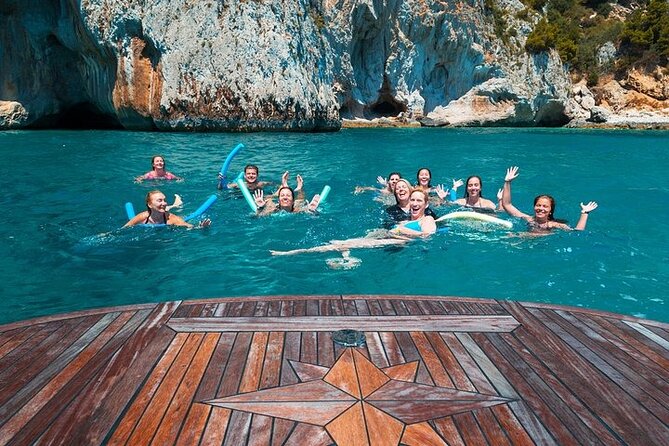 From Sorrento: Exclusive Full Day Boat Tour to Capri - White Grotto and Capri sea caves: the main viewing loop