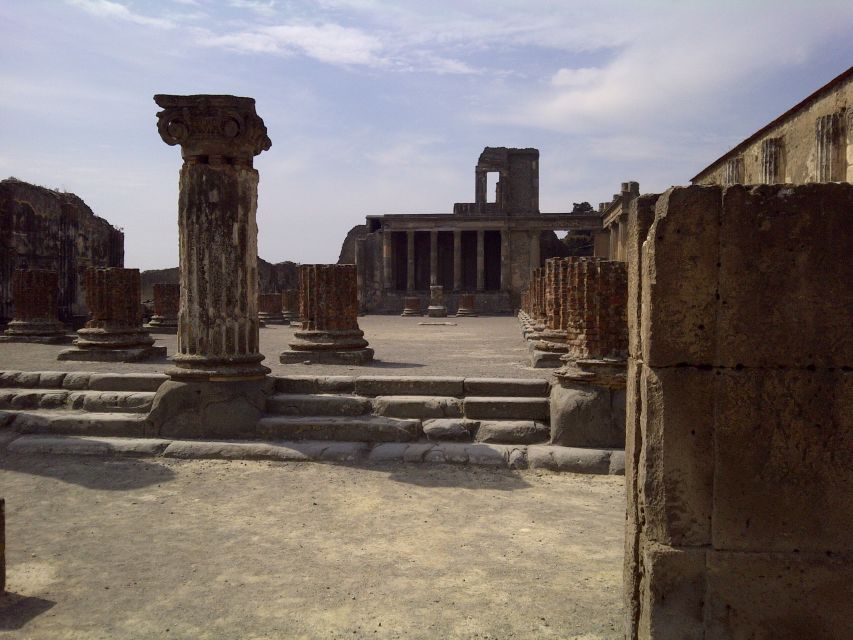 From Sorrento: Herculaneum Guided Tour with easy Lunch - Audio, earphones, and staying in sync with your guide