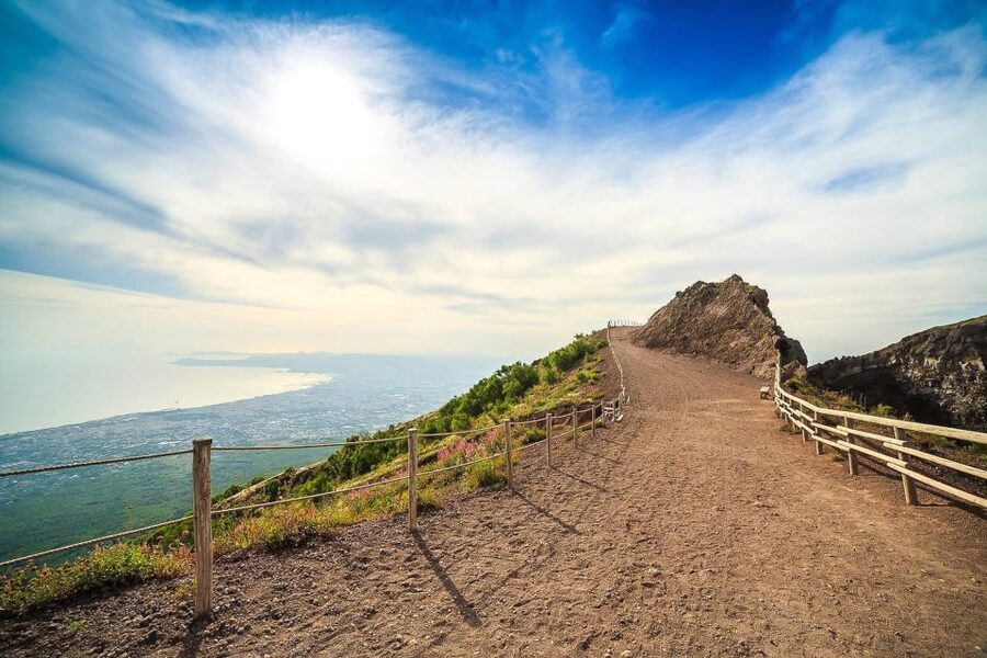 From Sorrento: Pompeii and Vesuvius Tour - The Sorrento bus pickup and ride rhythm