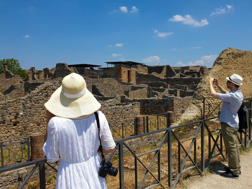 From Sorrento: Pompeii & Mt. Vesuvius Tour with Lunch & Wine - Fast-Track Entry Into Pompeii, With Archaeology Guide Maria