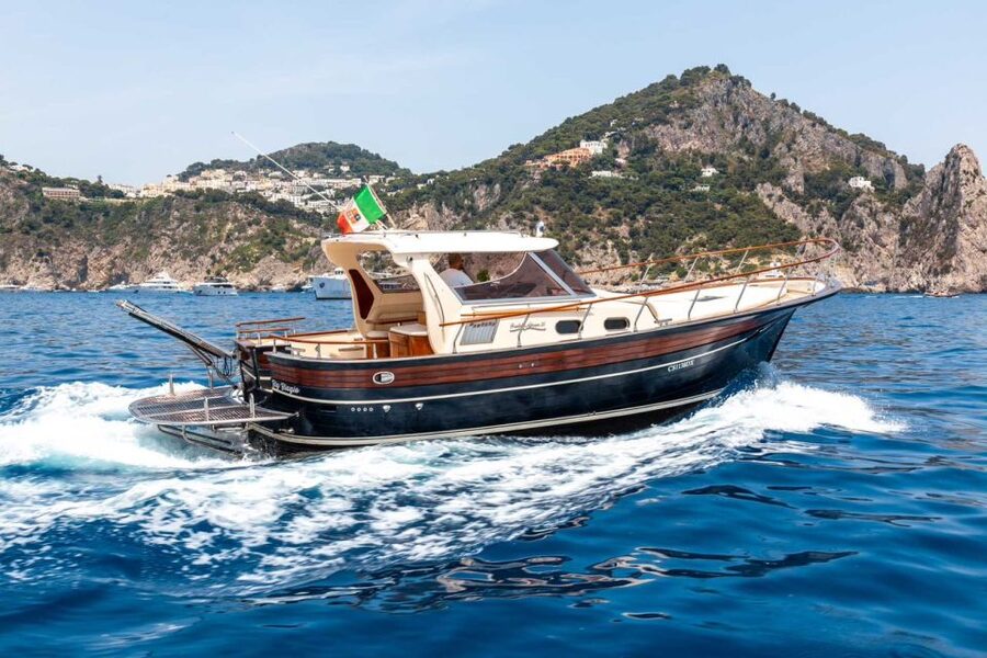 From Sorrento: Positano and Amalfi Coast Private Day Cruise - Positano time: shopping, a walk, and the classic cliff-town feeling