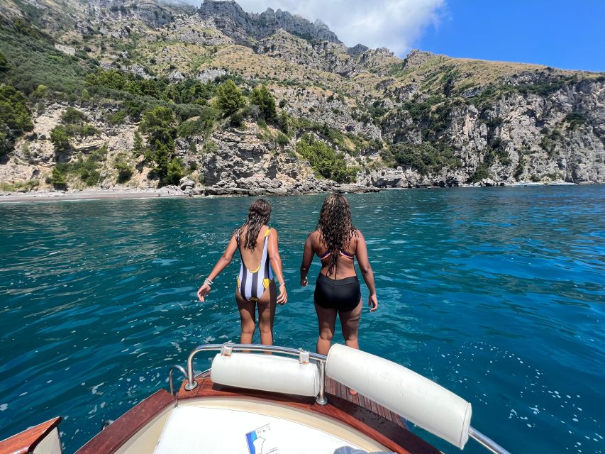 From Sorrento: Positano Private boat tour Full day - Cruising the Sorrento coast and the Bay of Jeranto