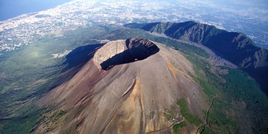 From Sorrento: Semiprivate Vesuvius Tour - Getting Up Toward the Crater: Bus Ride, Walk, and Real Timing