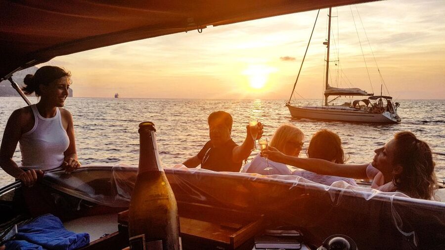 From Sorrento: Sunset Boat Tour of Sorrentine Peninsula 2h - The Sorrento sunset timing, in the real world