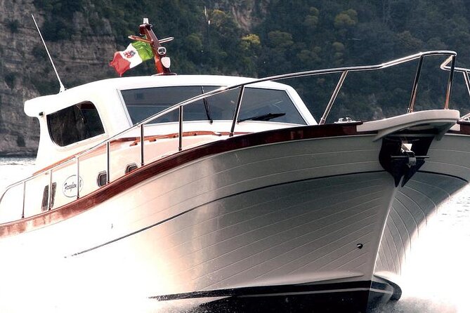 Full-Day Private Guided Boat Tour in Amalfi - Stop 3: Conca dei Marini and beach time at La Tonnarella