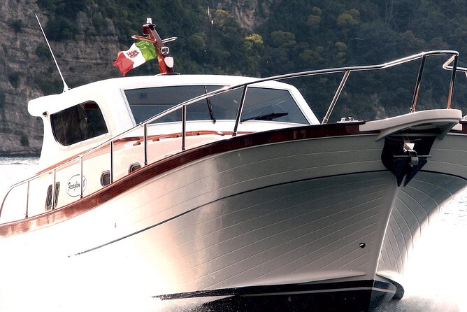 Full-Day Private Guided Boat Tour in Capri - The 9:00 am flow: how a 7-hour private boat day is paced
