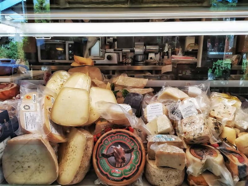 Guided Walking Tour of Sorrento with Limoncello Tasting - Stop for tastings: wine, cheese, and local food moments