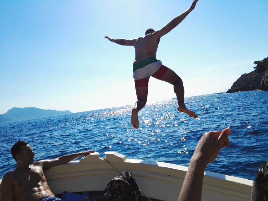 Ischia and Procida Private Day Cruise : From Sorrento - Crossing back to Ischia: quick boat time, big change of scenery