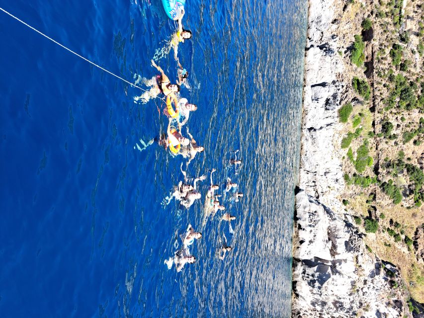 Ischia: Island Boat Tour with Neapolitan Lunch & Snorkeling - Boarding at Bar La Lucciola: the start that keeps things easy