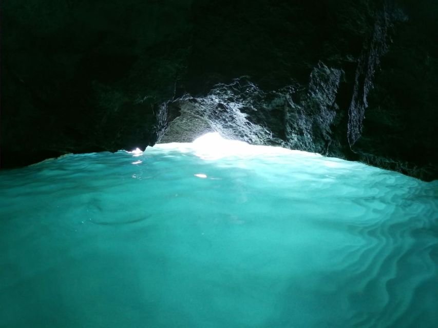 Ischia: Island Boat Tour with Neapolitan Lunch & Snorkeling - Green Grotto swimming and snorkeling: what you should bring and how to plan