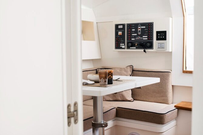 Luxury Capri Dining Experience & Aperitif with Yacht Transfer - Dinner Reservations on Capri: Scenic Views, Your Choice of Meal