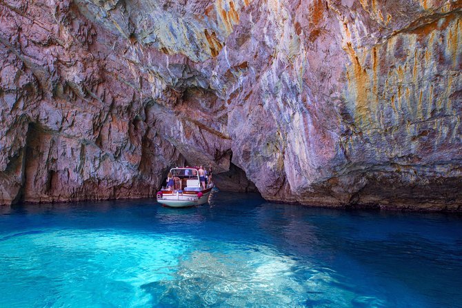Luxury Private Boat Tour from Sorrento to Amalfi Coast– Shamal 40 - Nerano at the Tip of the Sorrento Peninsula