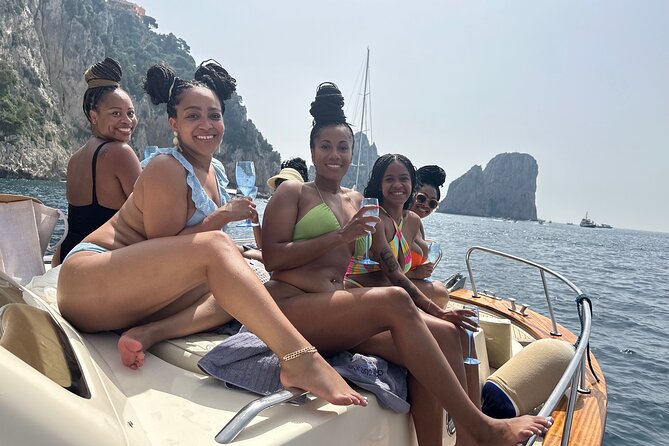 Luxury private boat tour to Capri and Blue Grotto on Gozzo 32 ft - A 32-ft Gozzo, private by default, from Sorrento