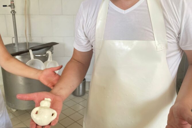 Mozzarella Experience with Tasting in Vico Equense - Mozzarella at Caseificio Starace, in the Vico Equense cheese country