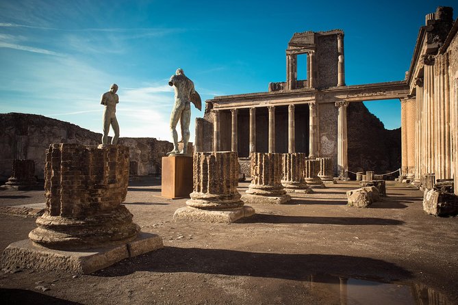 Mt Vesuvius and Pompeii Tour by Bus from Sorrento - Pompeii in Two Hours: Monuments, Homes, and Headsets