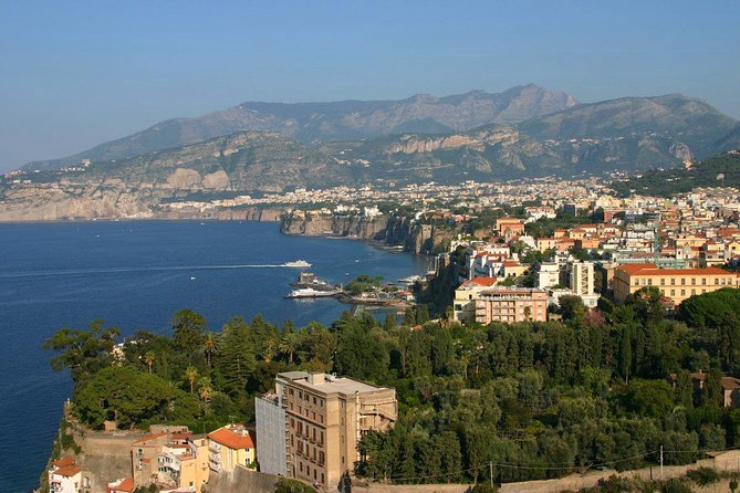 Oil & lemon walking tour- The Essence of Sorrento - The cheese factory stop: learning flavor with your feet still moving