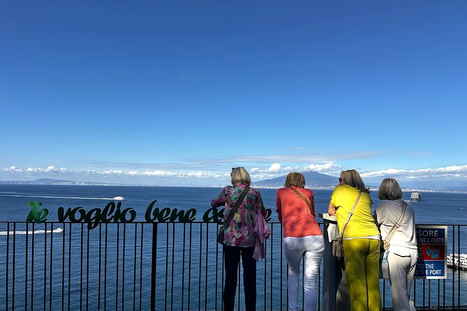 Old Town Sorrento Food Tour with 6+ Amalfitan Food Tastings - Getting Oriented in Sorrento, Starting at Piazza della Vittoria