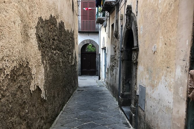 Piano di Sorrento Walking Tour with a Local - Piazza della Repubblica: the old fruit and fish market atmosphere