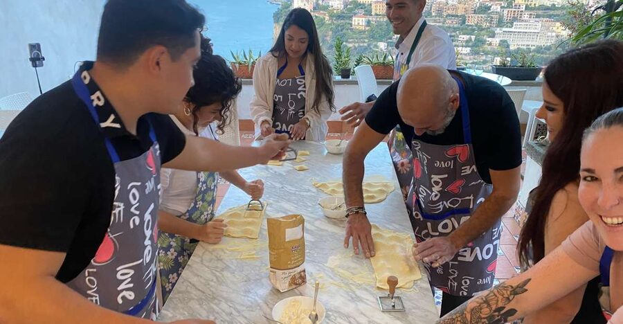 Pizza pasta e sorrento traditional cuisine 100% hands on - Tiramisu, then limoncello with a real demo and tasting