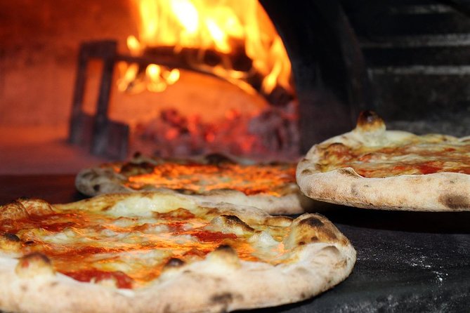 Pizza School Experience from Sorrento - The dough lesson: roll, toss, and learn what to fix